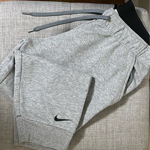 Nike Capri Pants | Women’s Nike Dri-fit capri
